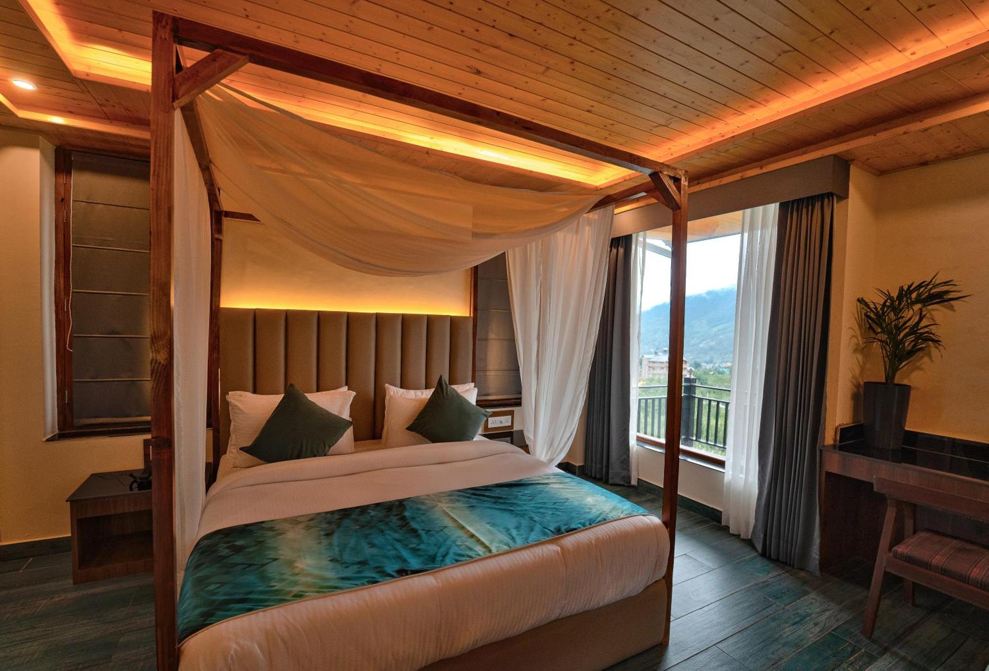 Hotel Nazaara - A Luxe Retreat à Manāli Extérieur photo