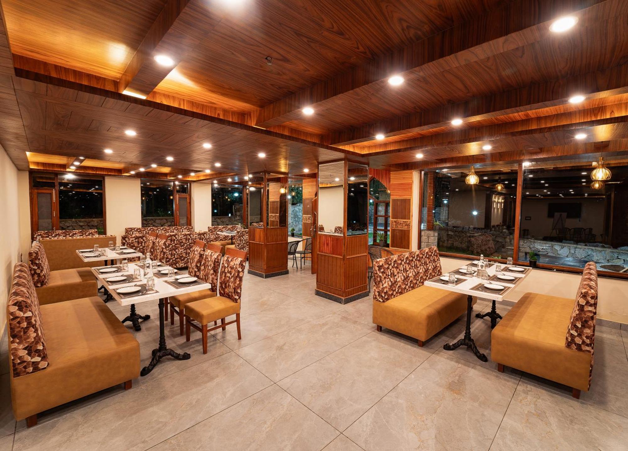 Hotel Nazaara - A Luxe Retreat à Manāli Extérieur photo