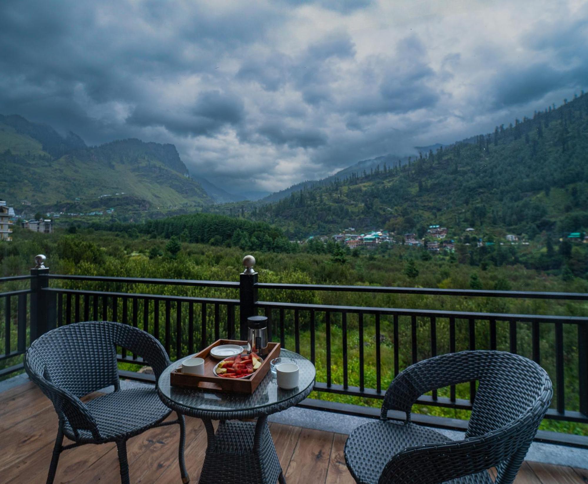 Hotel Nazaara - A Luxe Retreat à Manāli Extérieur photo
