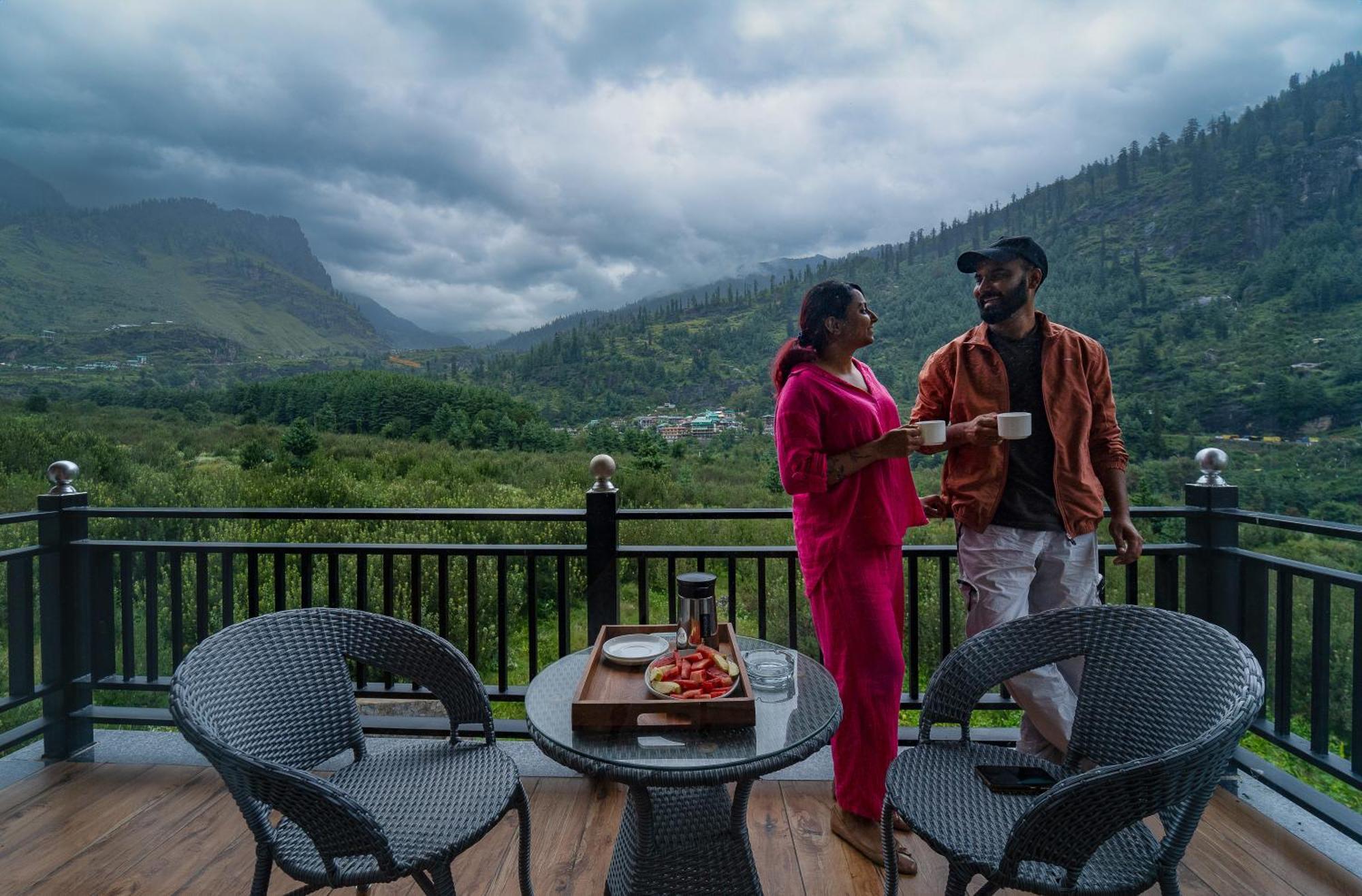 Hotel Nazaara - A Luxe Retreat à Manāli Extérieur photo