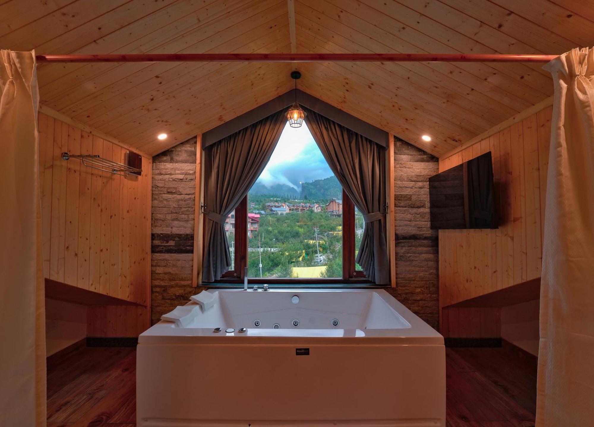 Hotel Nazaara - A Luxe Retreat à Manāli Extérieur photo