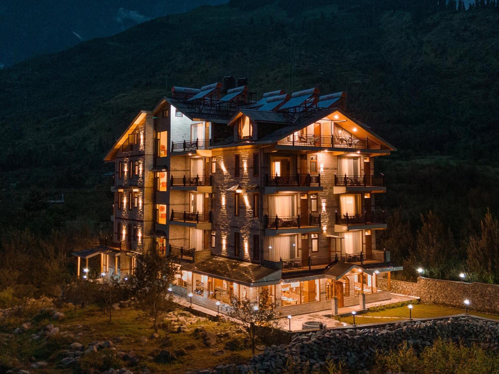 Hotel Nazaara - A Luxe Retreat à Manāli Extérieur photo