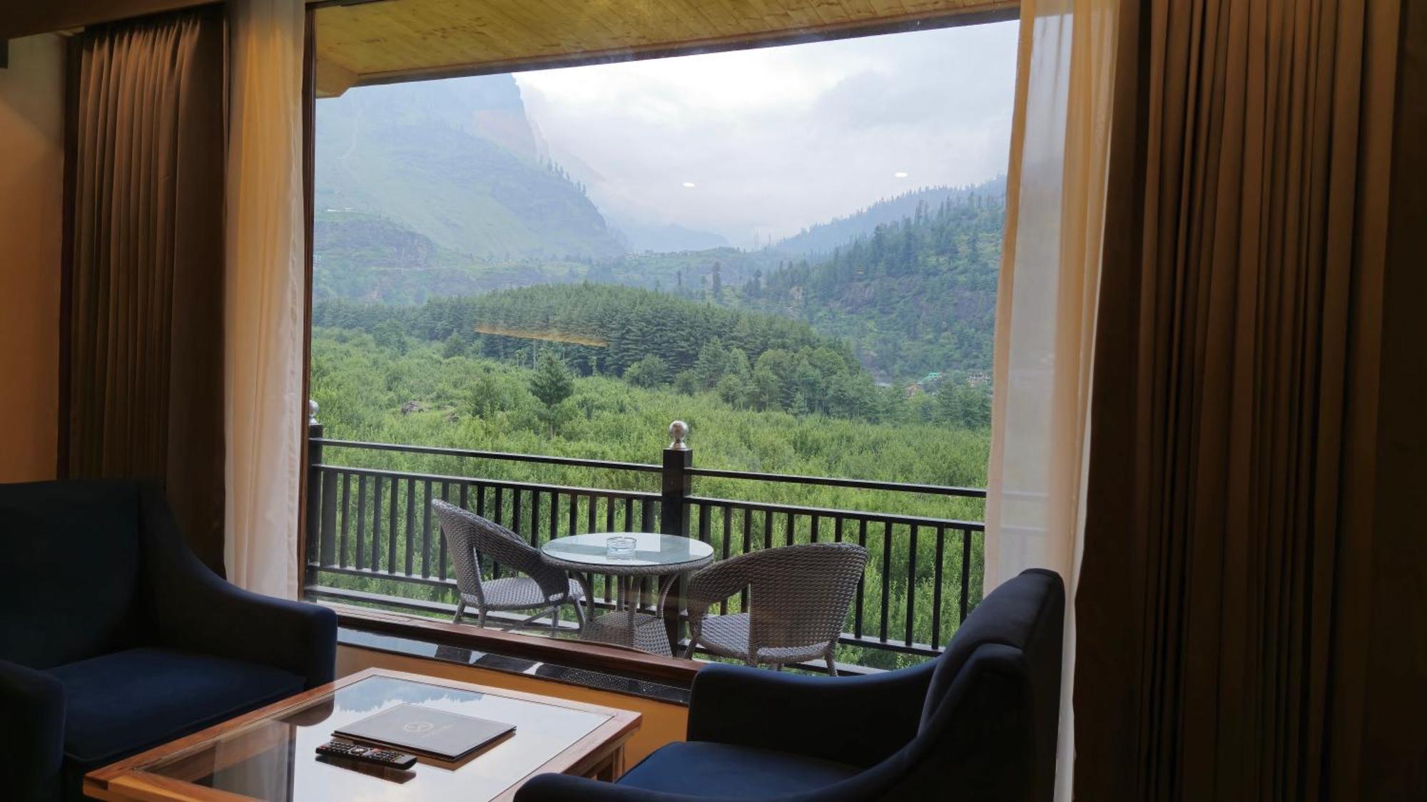 Hotel Nazaara - A Luxe Retreat à Manāli Extérieur photo